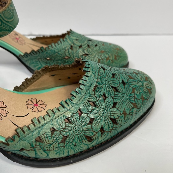 Spring Step Green Floral Heels - Picture 5 of 8